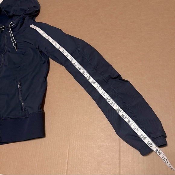 Lululemon Dance Studio full zip hooded jacket navy blue, pinstripe size 4 (S) - Picture 6 of 16